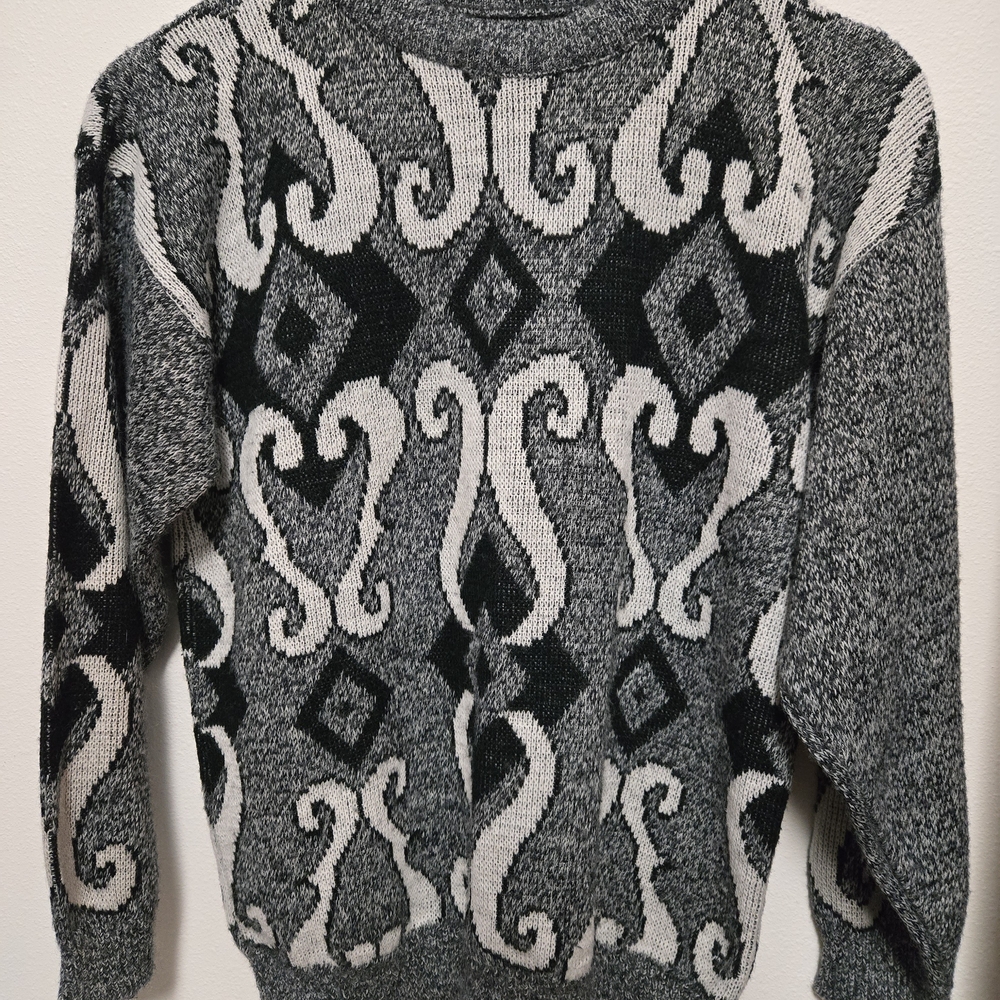 Stylish Black and White Patterned Men's Sweater